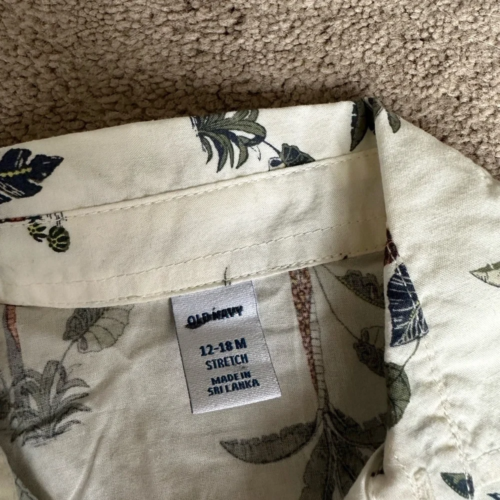Boys Old Navy palm button up shirt 12-18 mths nwot